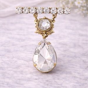 Vintage Rhinestone & Crystal Teardrop Dangle Brooch Gold Tone